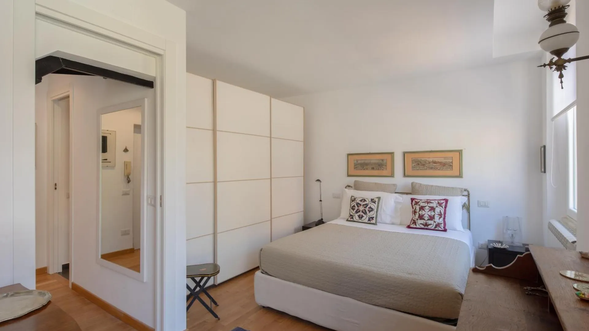 Valeria Terrace - Monti, Rome Apartment