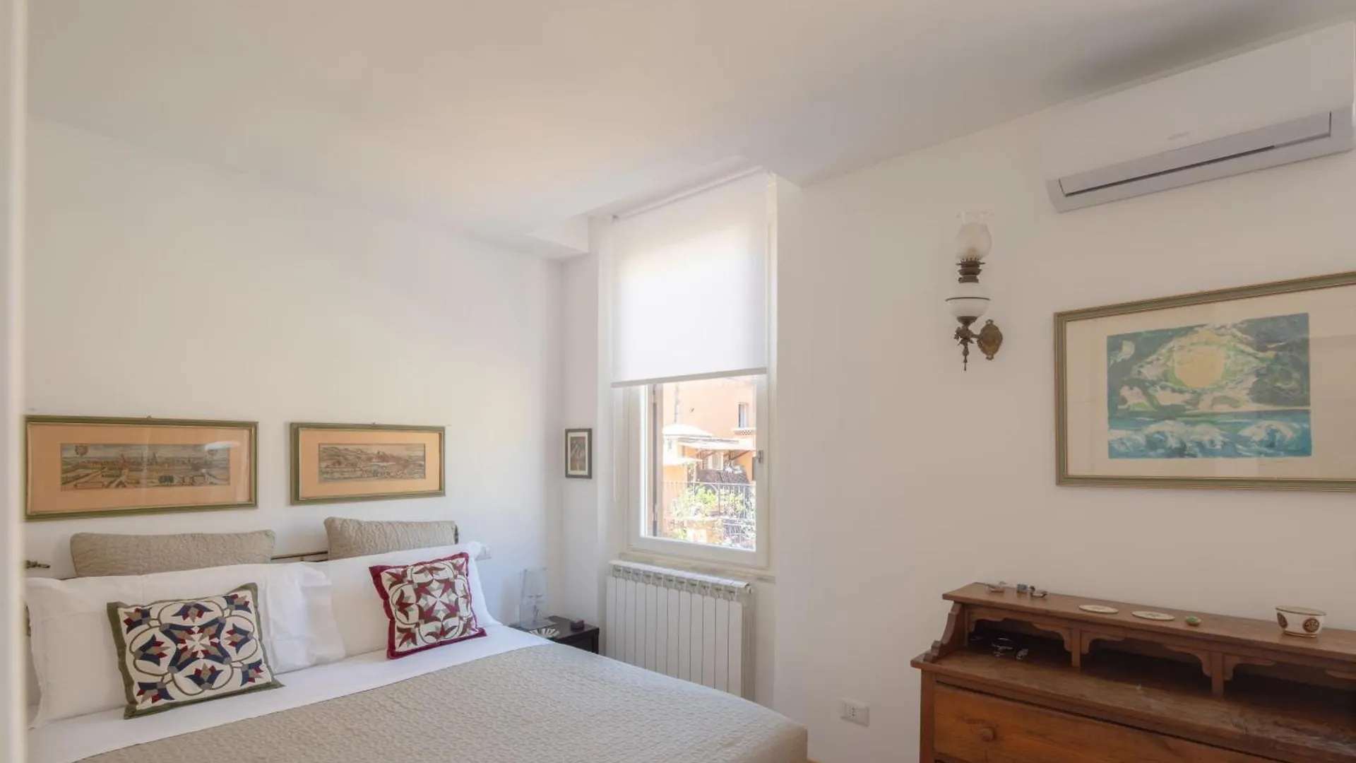 Valeria Terrace - Monti, Rome Apartment