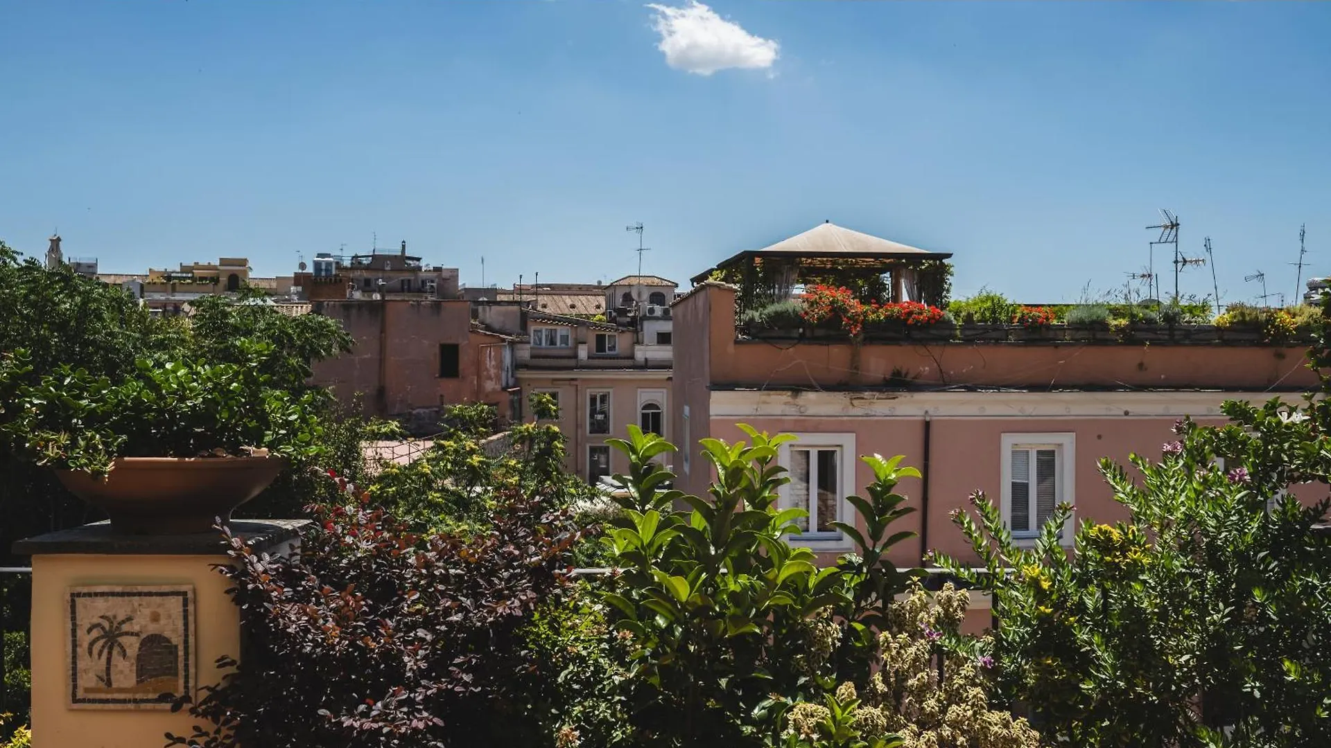 Valeria Terrace - Monti, Rome Apartment
