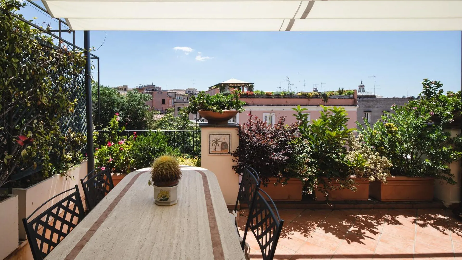 Valeria Terrace - Monti, Rome Apartment 0*,  Italy