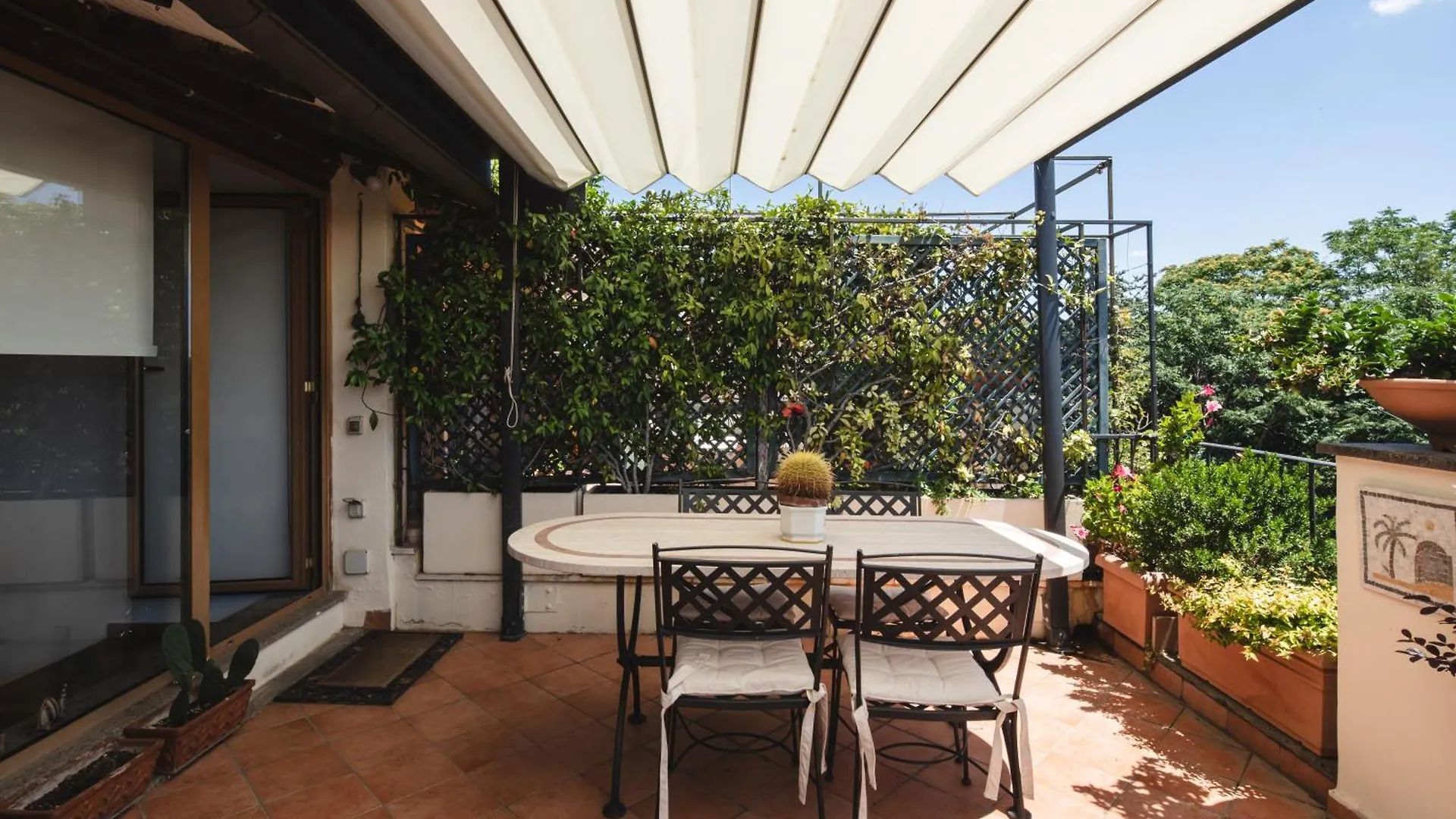 Valeria Terrace - Monti, Rome Apartment